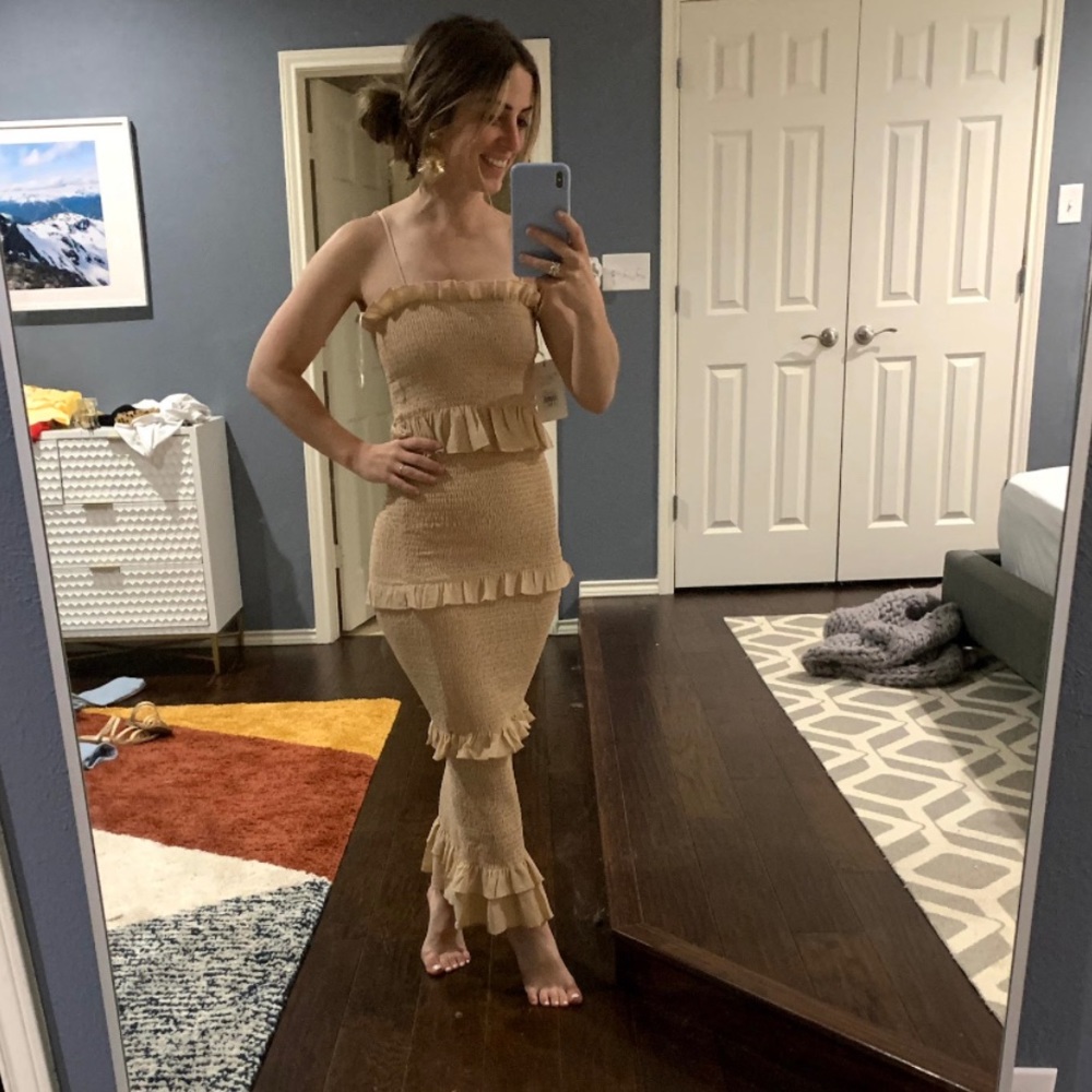 NWOT Cream/Tan fitted ruffle dress from American Threads